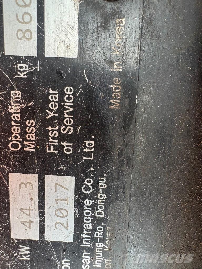 Doosan DX 85 R Väikeekskavaatorid 7t-12t