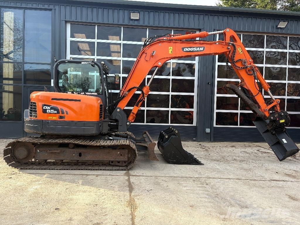 Doosan DX 85 R Väikeekskavaatorid 7t-12t