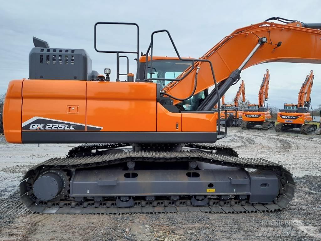 Develon DX 225 LC-7 Roomikekskavaatorid