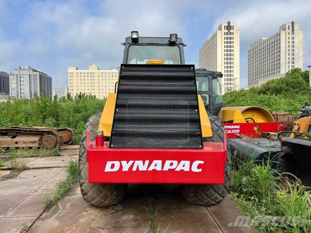 Dynapac CA 25 D Ühe trumliga rullid