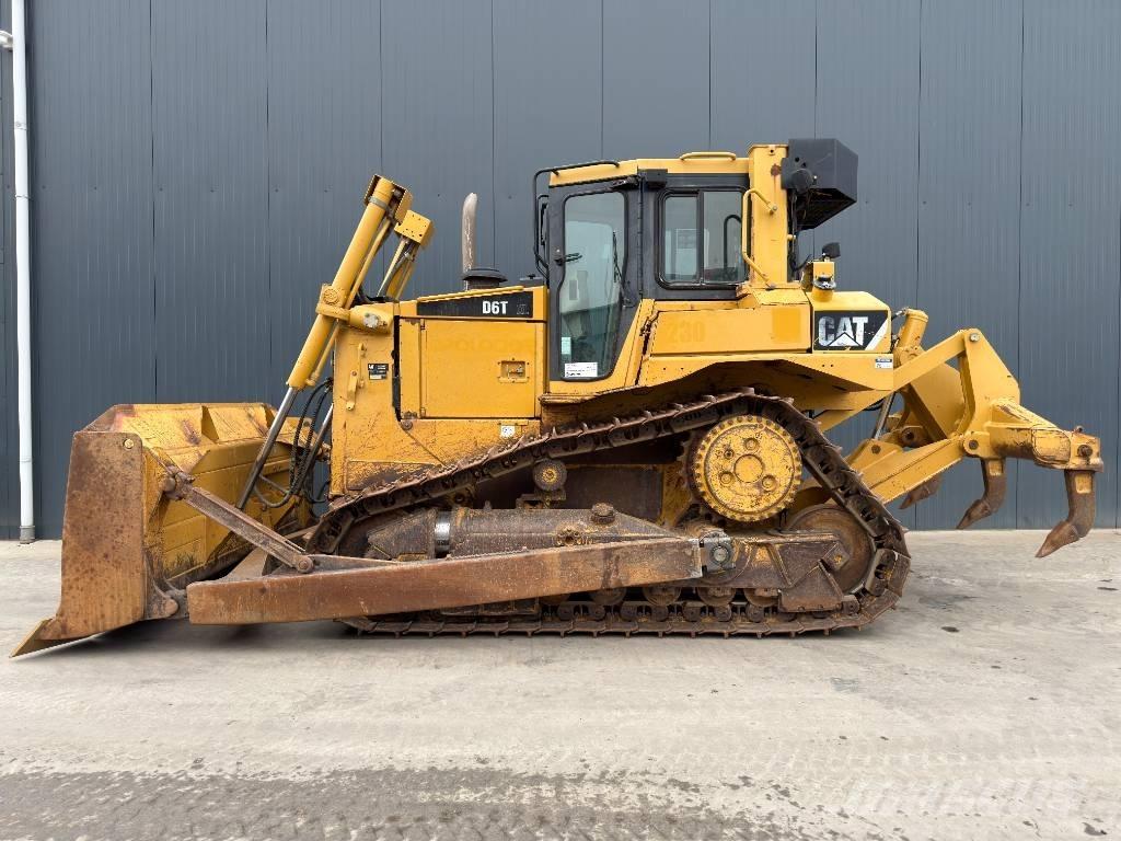 CAT D6T XL Buldooserid