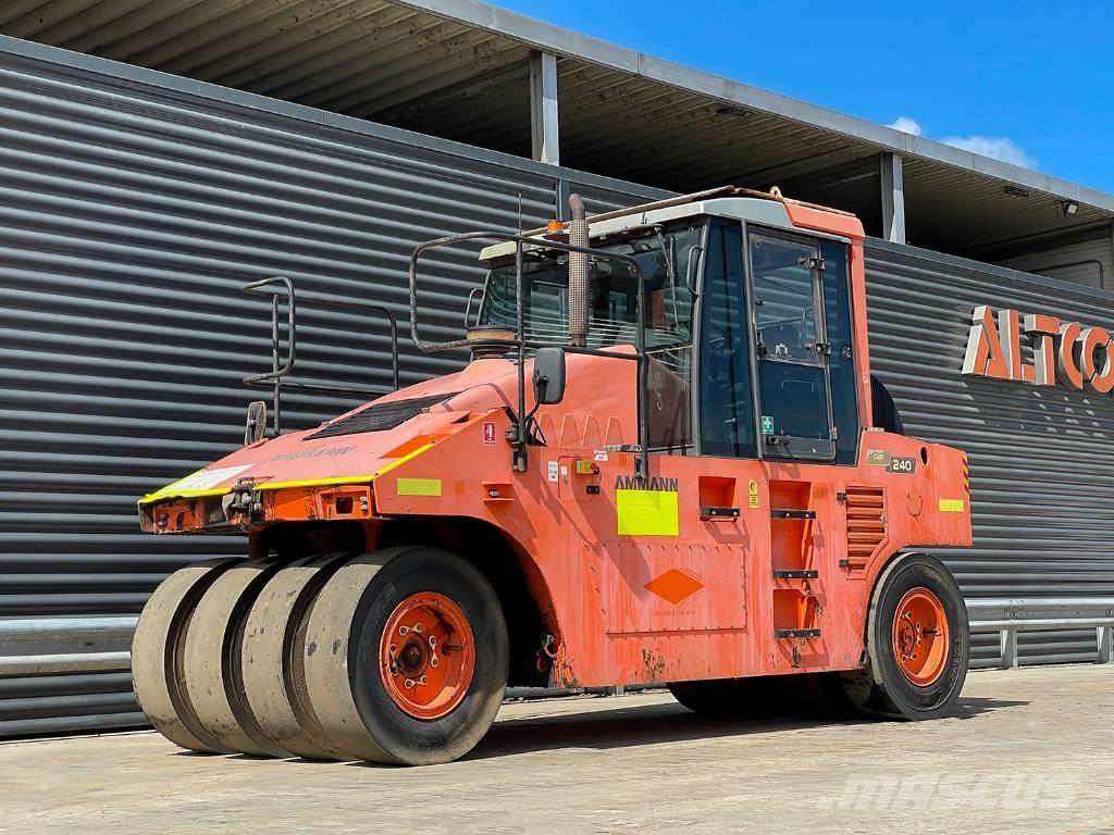 Ammann AP 240 Pneumorehvidega rullid