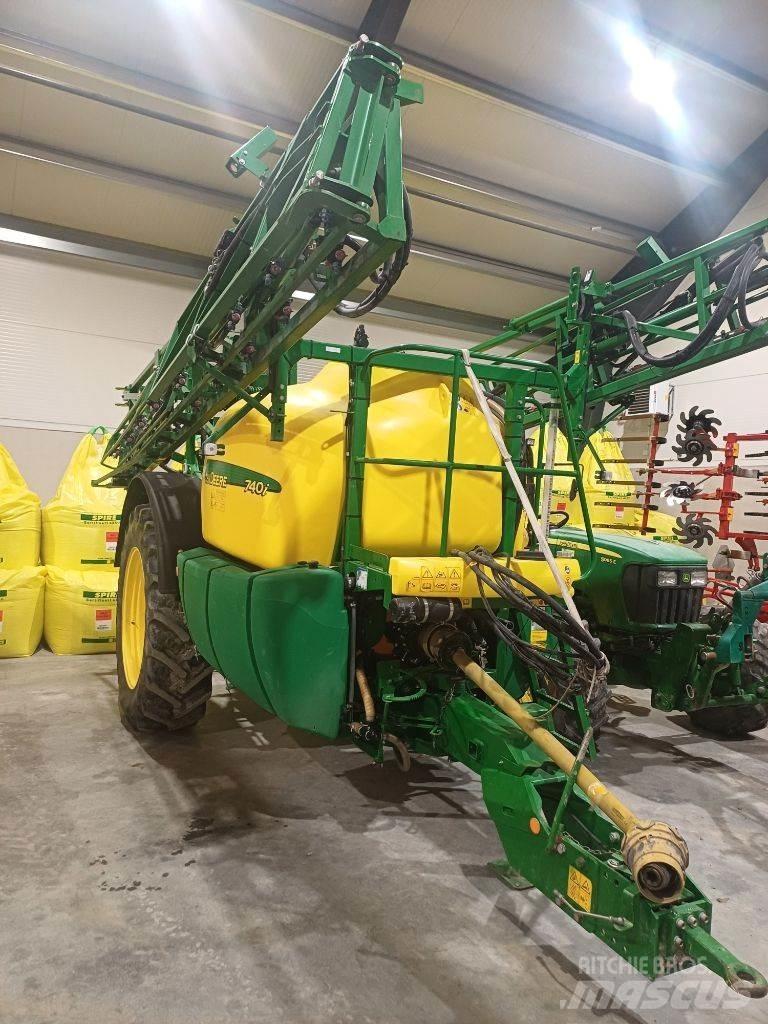 John Deere 740 i Haagispritsid