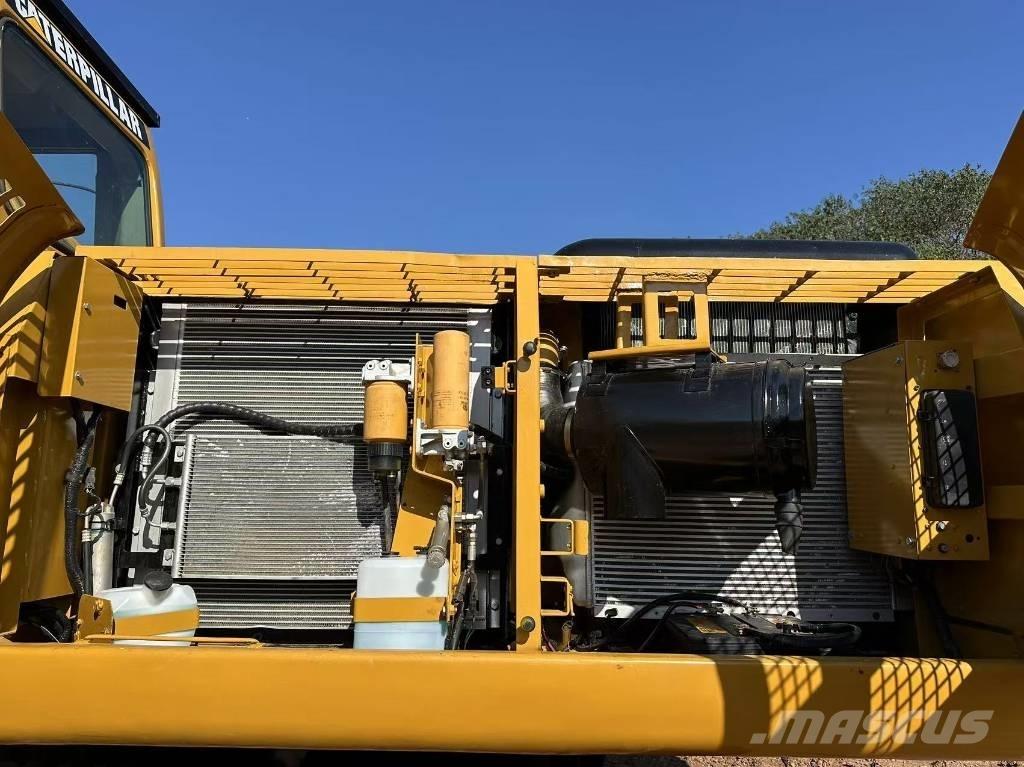 CAT 330C Roomikekskavaatorid