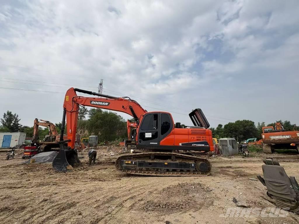 Doosan DX225LC-9C Roomikekskavaatorid