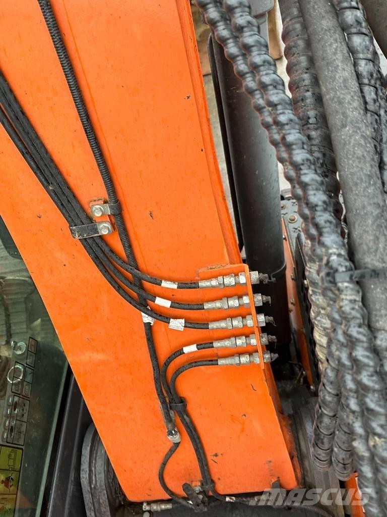 Doosan DX 140 LCR Roomikekskavaatorid