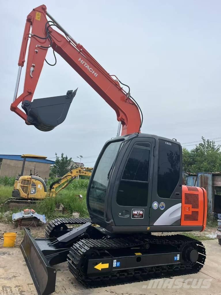 Hitachi ZX 70 Väikeekskavaatorid 7t-12t