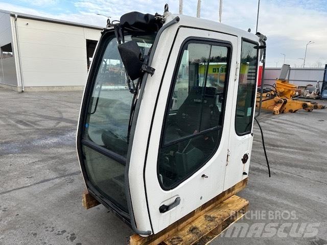 Liebherr R 317 CAB Kabiinid
