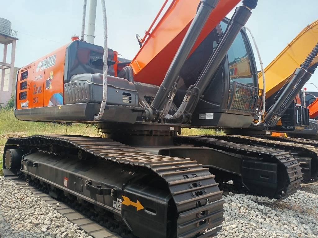 Hitachi ZX 240 Roomikekskavaatorid