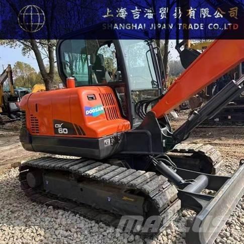Doosan DX 60 Roomikekskavaatorid