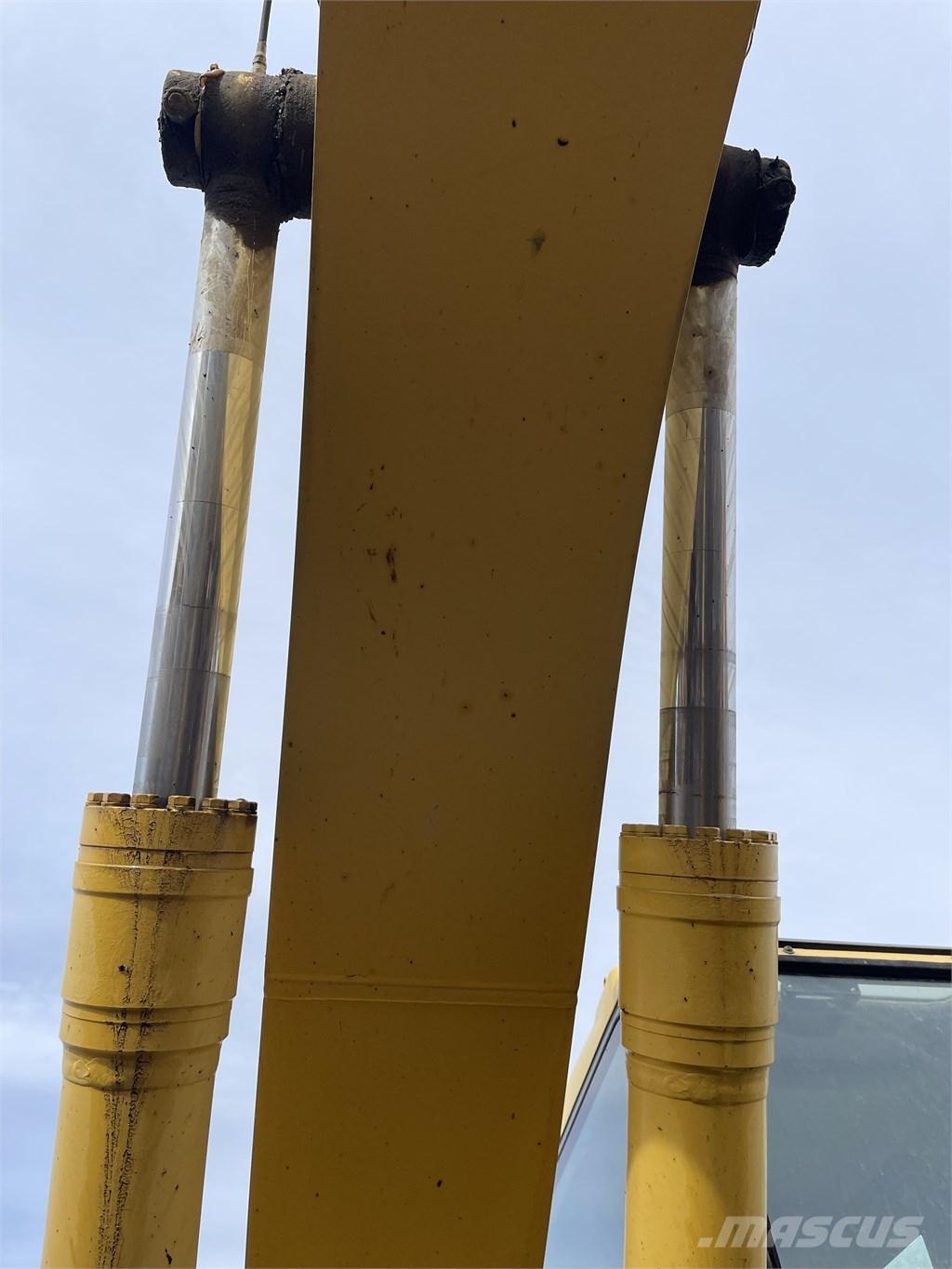 Komatsu PC 200 LC-7 Roomikekskavaatorid
