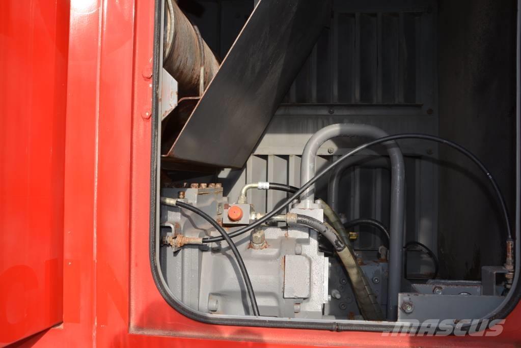 Hitachi CX 500 Roomikkraanad