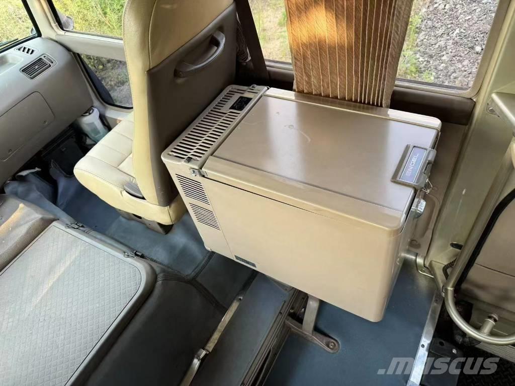 Toyota Coaster Bus Väikebussid