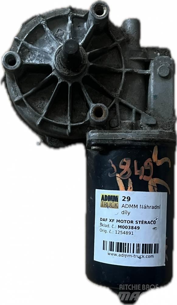 DAF XF MOTOR STĚRAČŮ Mootorid
