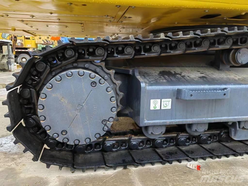 Komatsu PC 300-8 Roomikekskavaatorid