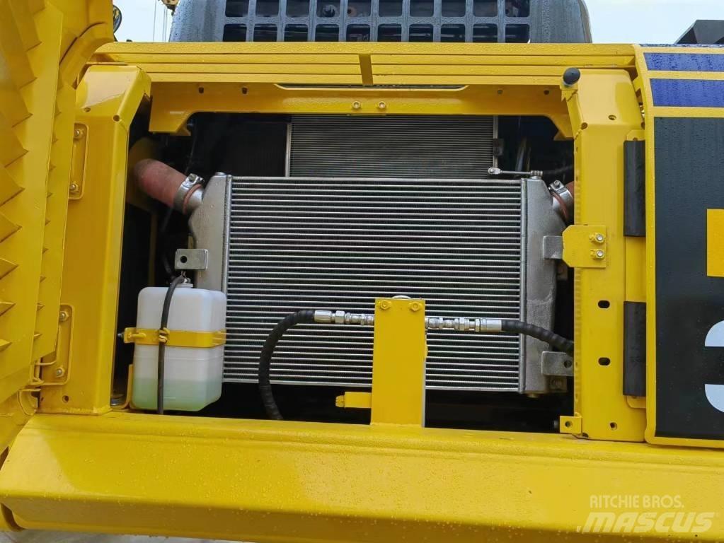 Komatsu PC 300-8 Roomikekskavaatorid