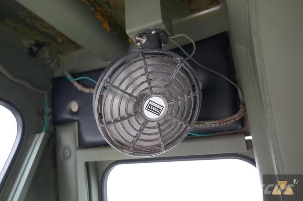 CAT D7G Ex-army Buldooserid