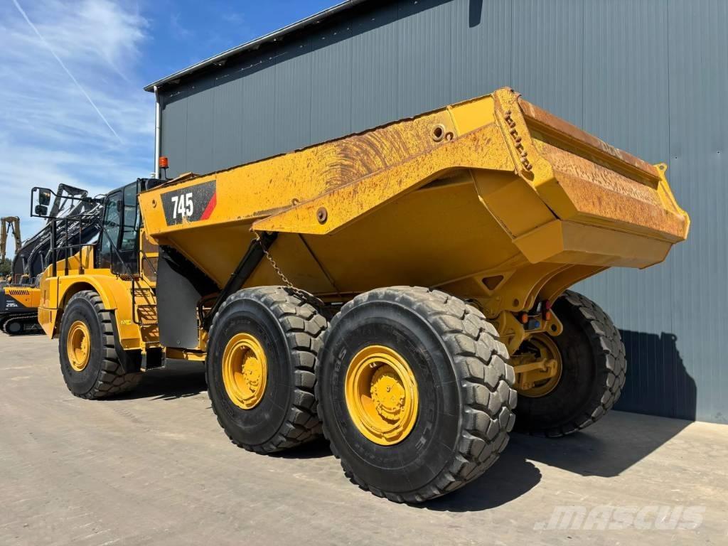 CAT 745 04A Liigendraamiga pinnaseveokid