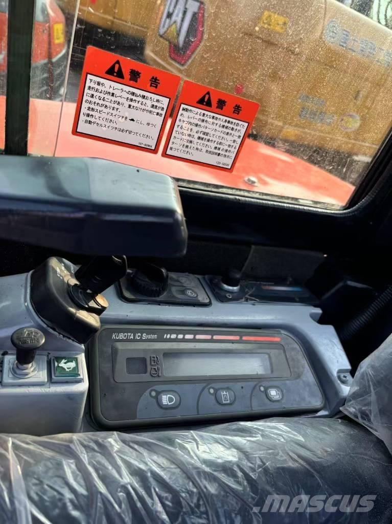 Kubota 55 Roomikekskavaatorid