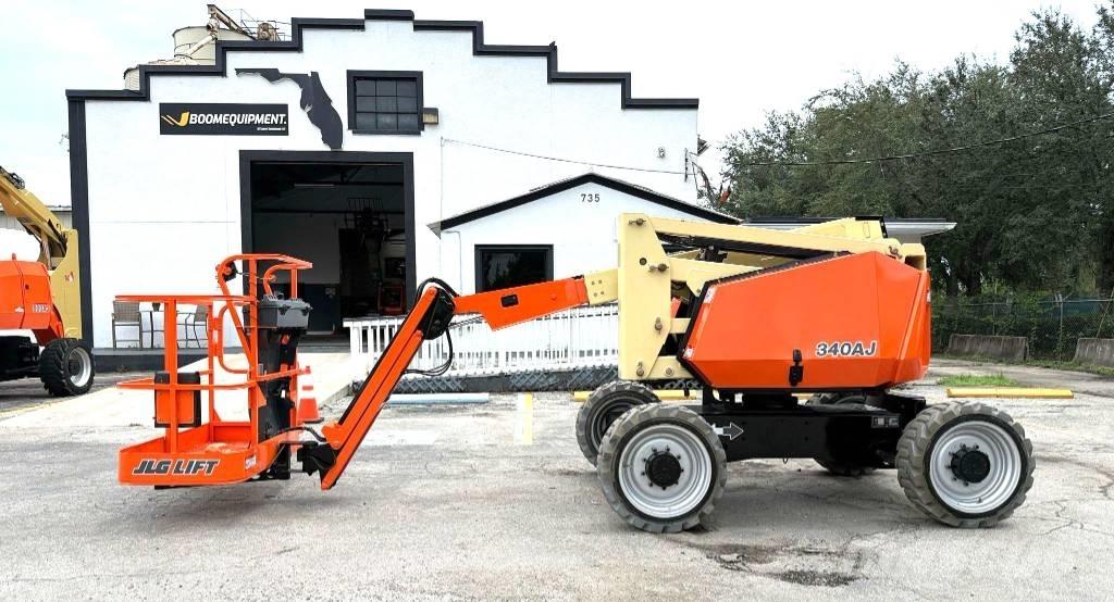 JLG 340 AJ Iseliikuvad poomtõstukid