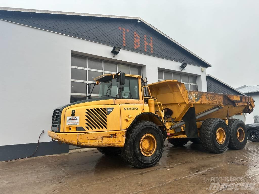 Volvo A 25 D Nr.8 Liigendraamiga pinnaseveokid