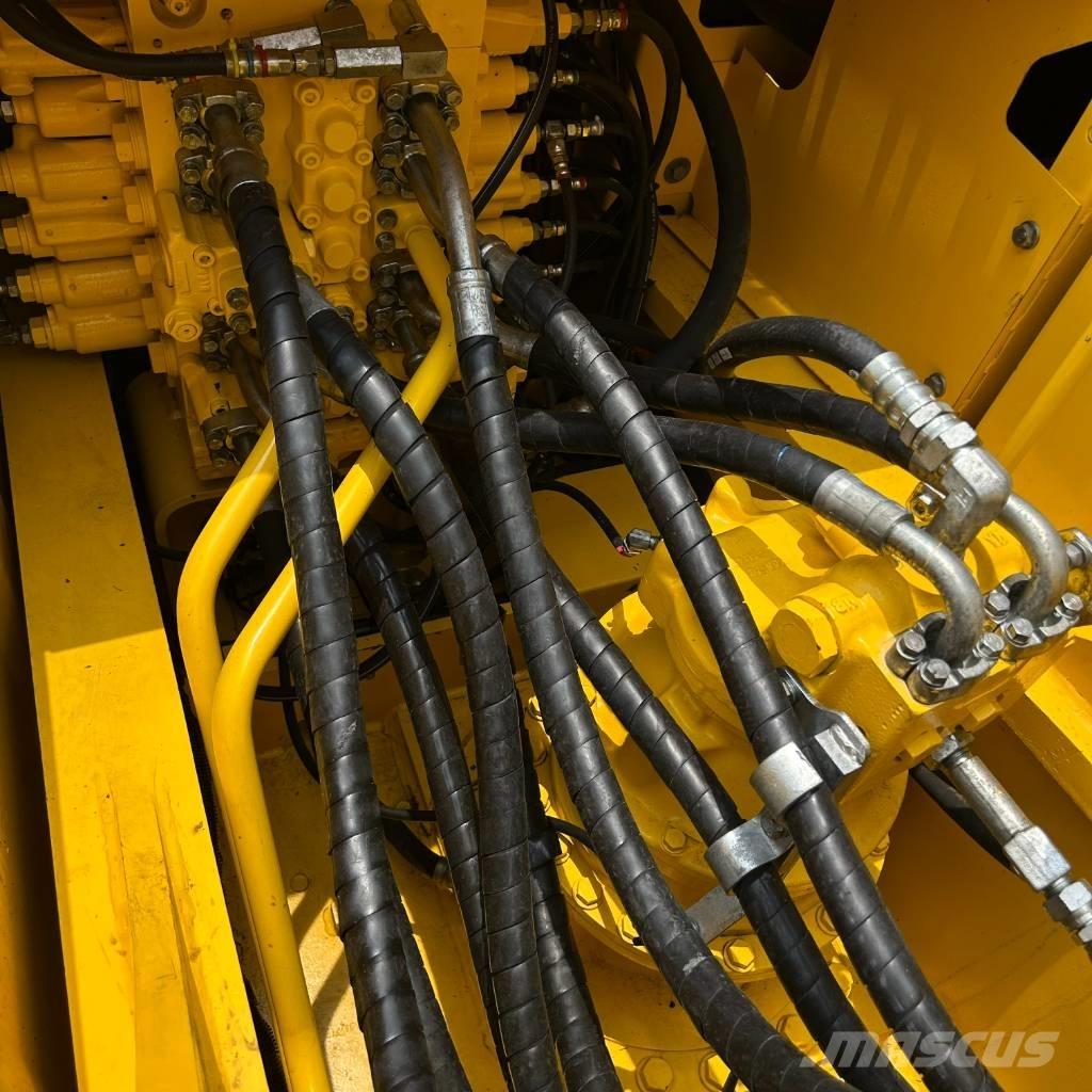 Komatsu 220-8 Roomikekskavaatorid