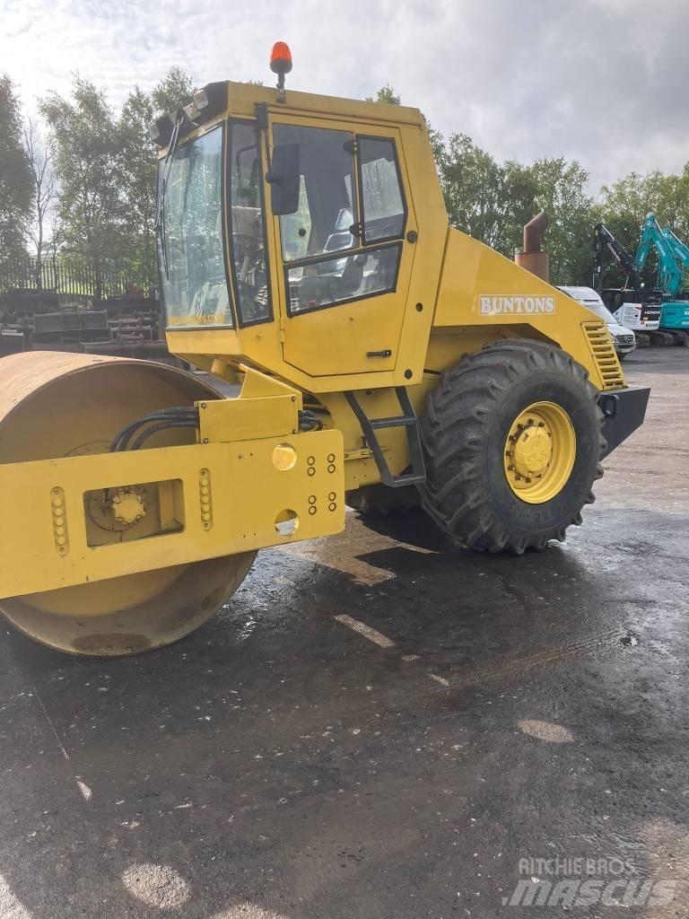Bomag BW 213 Ühe trumliga rullid
