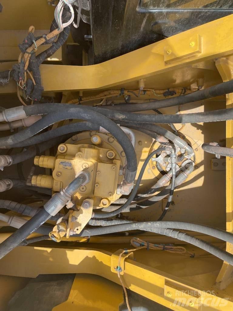 CAT CAT330GC Väikeekskavaatorid 7t-12t