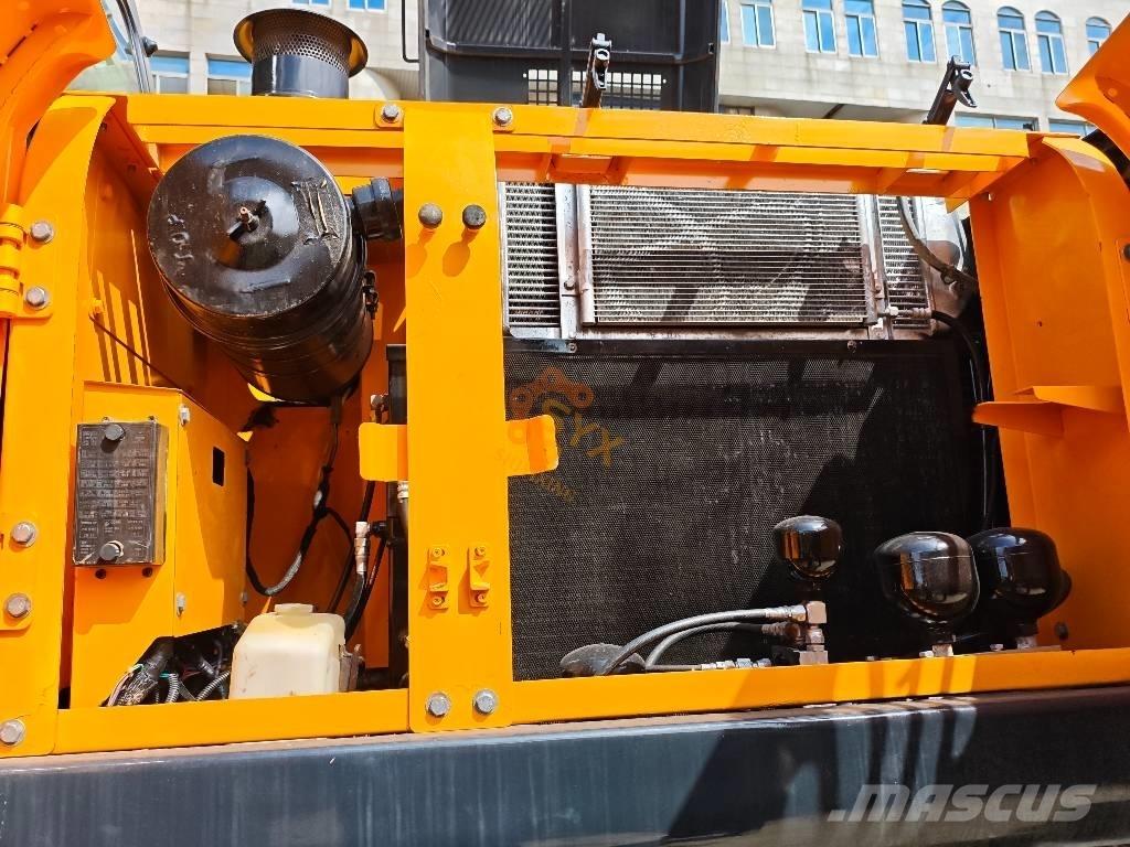 Hyundai 210W-9 Ratasekskavaatorid