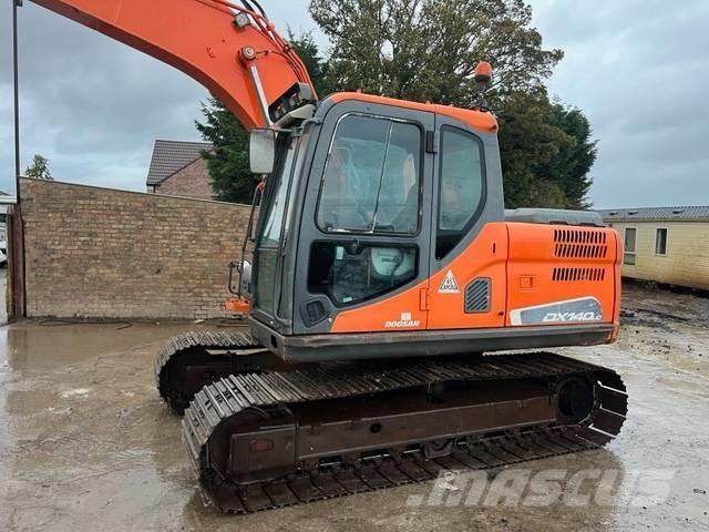 Doosan DX 140 LC-3 Roomikekskavaatorid