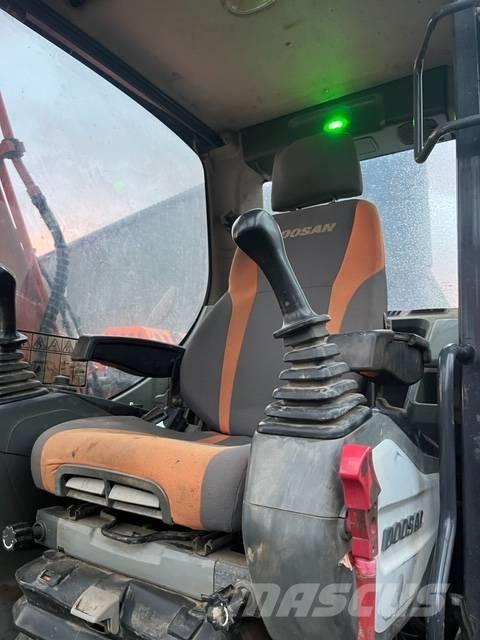Doosan DX 140 LC-3 Roomikekskavaatorid