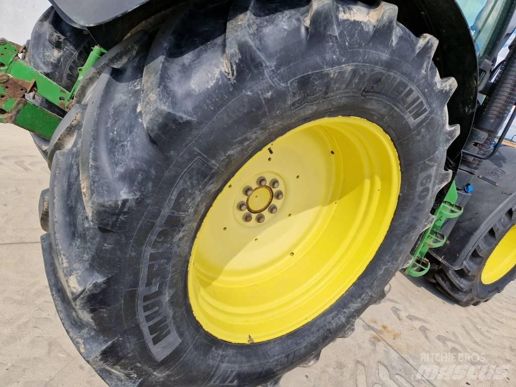John Deere 6115 R Traktorid