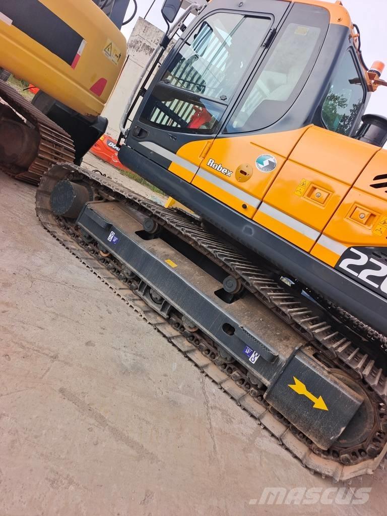 Hyundai 220 LC -9S Roomikekskavaatorid