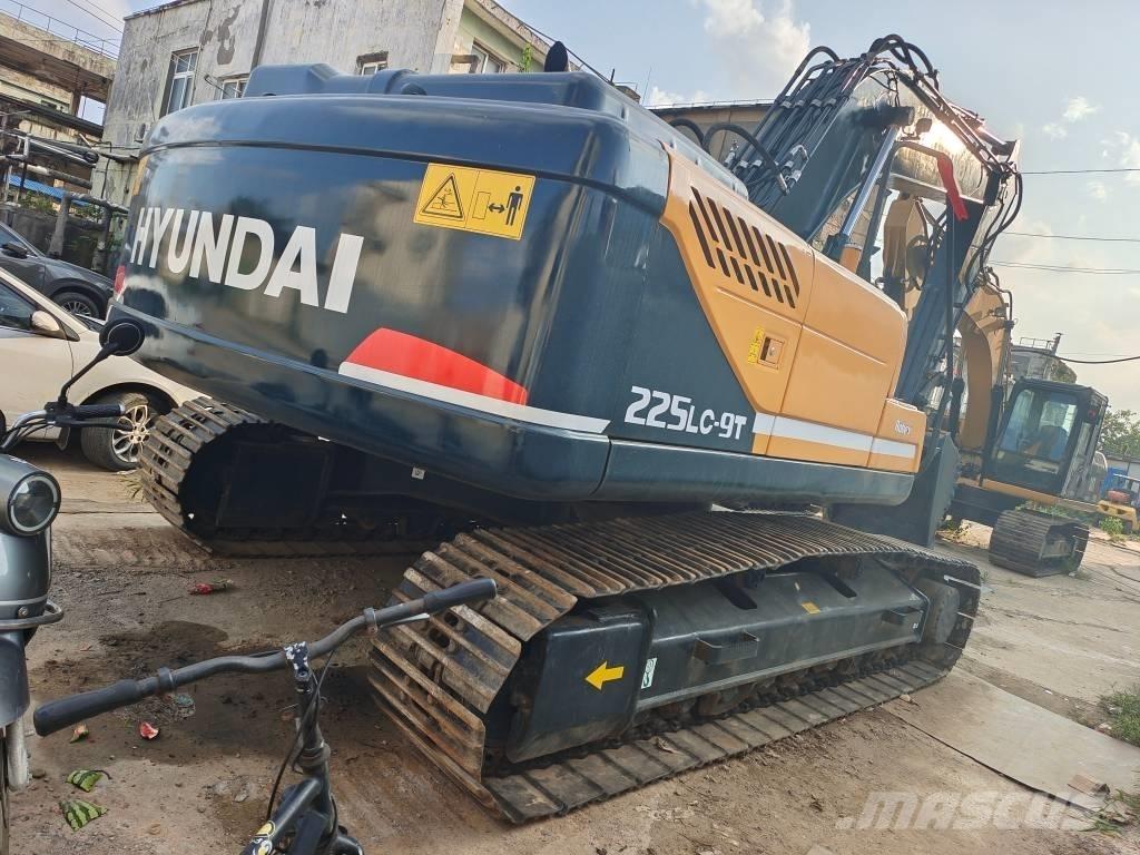 Hyundai 220 LC-9 Roomikekskavaatorid