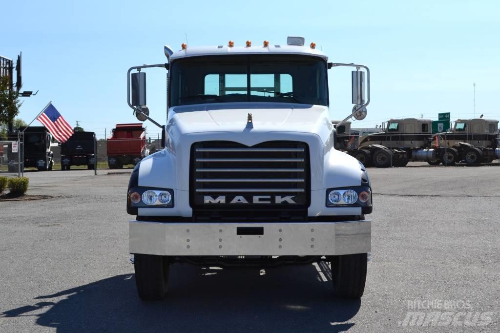 Mack Granite GU 713 Sadulveokid
