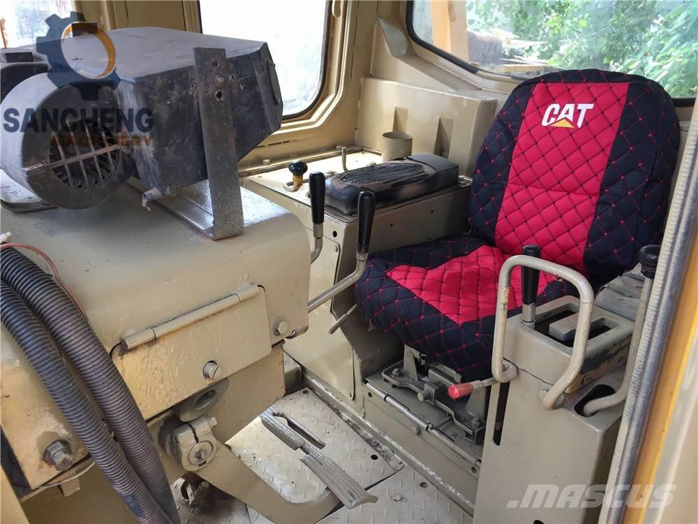 CAT D 8 K Buldooserid