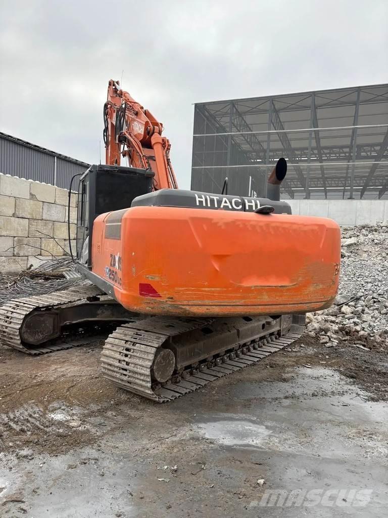 Hitachi ZX250LC-5B Roomikekskavaatorid