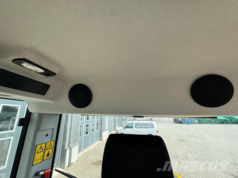 JCB 413 2.800h Rataslaadurid