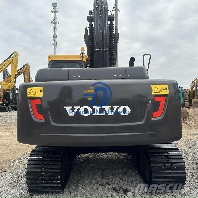 Volvo EC210 Roomikekskavaatorid