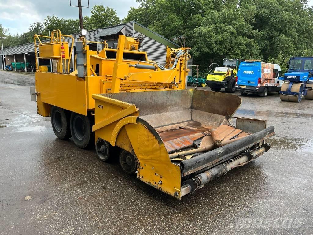 Demag SF 120 P Asfaldilaoturid