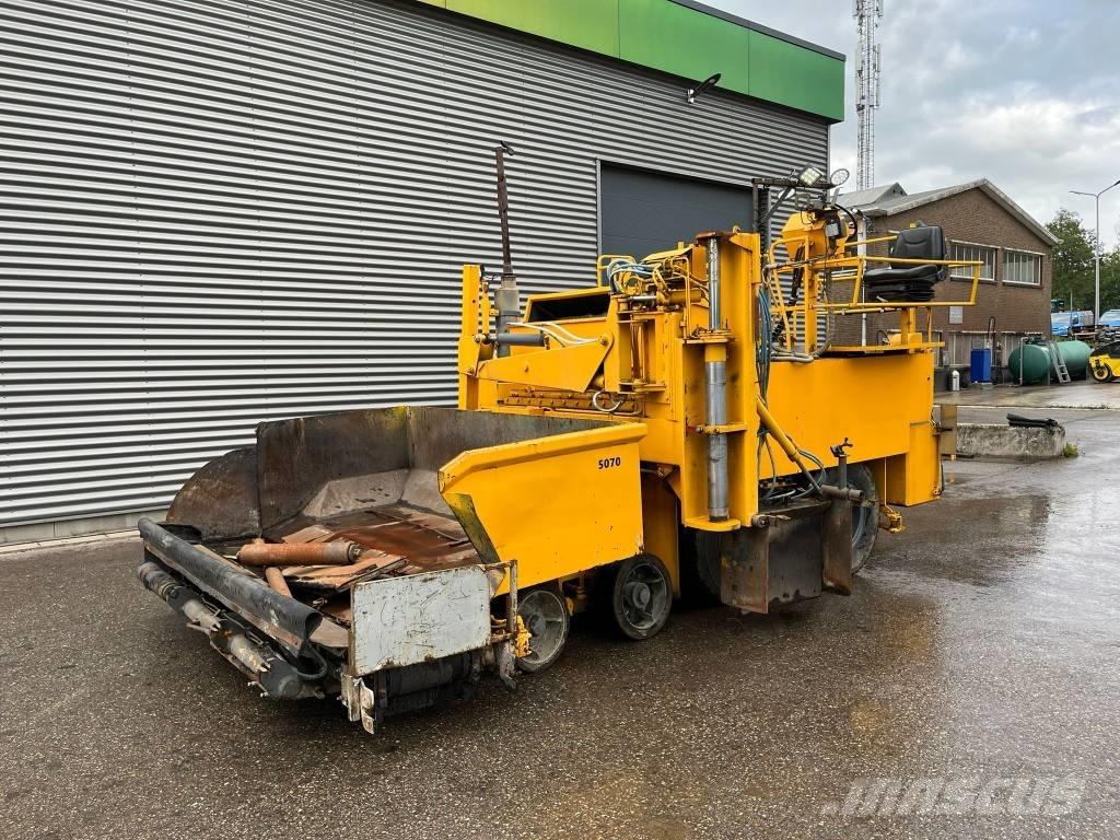 Demag SF 120 P Asfaldilaoturid