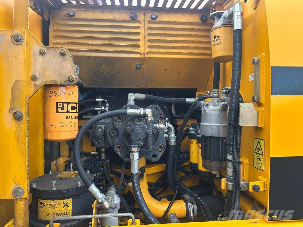 JCB JS220LC Roomikekskavaatorid