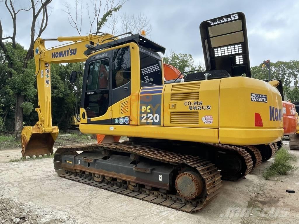 Komatsu PC 220-8 Roomikekskavaatorid