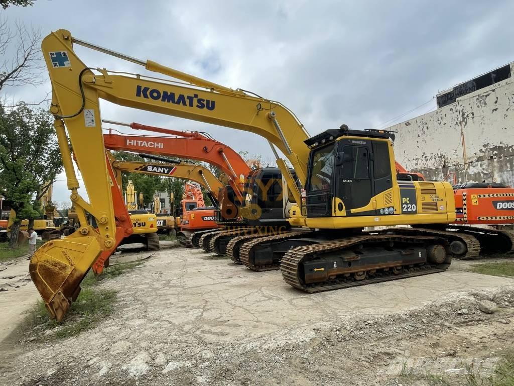 Komatsu PC 220-8 Roomikekskavaatorid