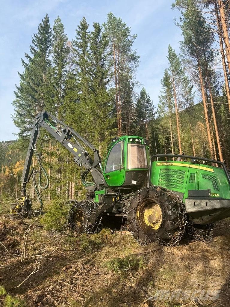 John Deere 1170 E Harvesterid