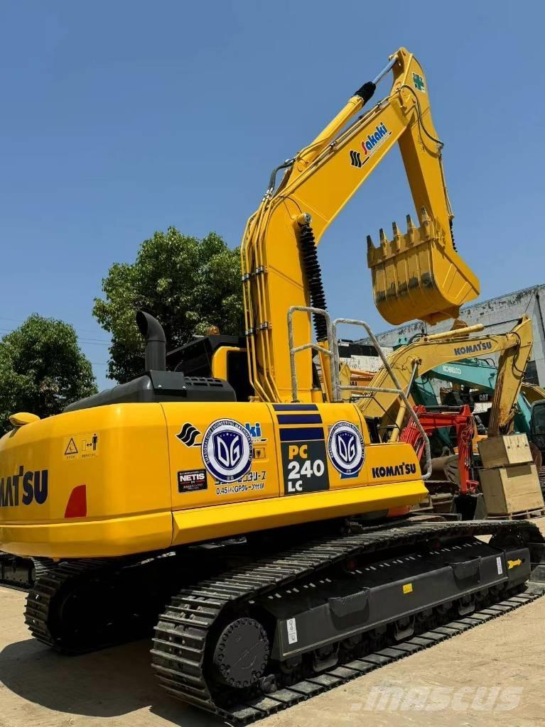 Komatsu PC 240 Roomikekskavaatorid