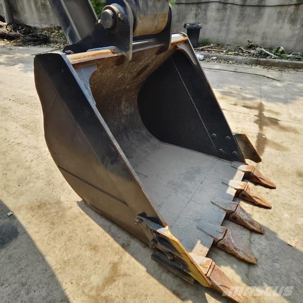 Volvo EC 220 Roomikekskavaatorid