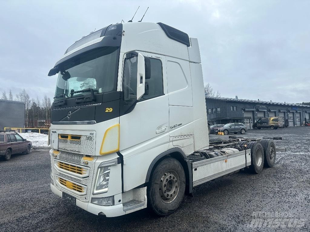 Volvo FH13 540 6x2*4 Raamautod