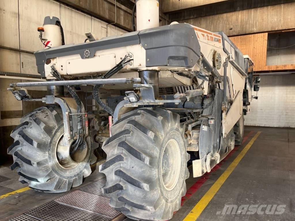 Wirtgen WR 240i Muud