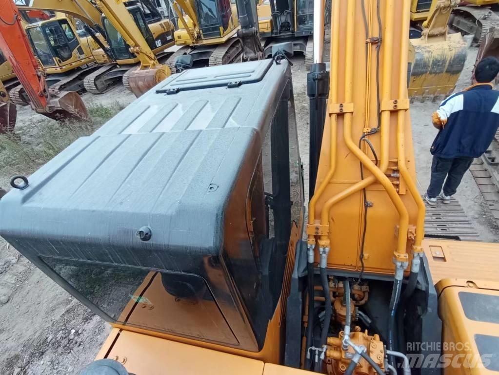 Hyundai Robex 215-9T Roomikekskavaatorid